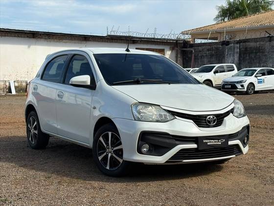 TOYOTA ETIOS 1.5 XS 16V FLEX 4P MANUAL TOYOTA ETIOS 1.5 XS 16V FLEX 4P MANUAL